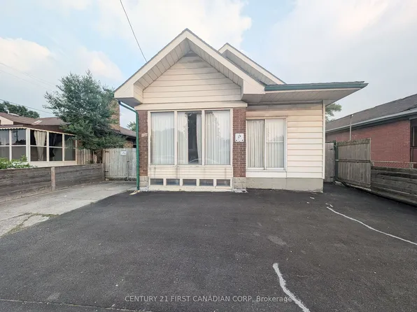1169 Oxford St E, London, ON N5Y 3L7