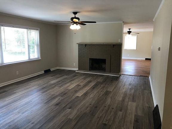 3rd image of 1514 Pleasant Valley Dr