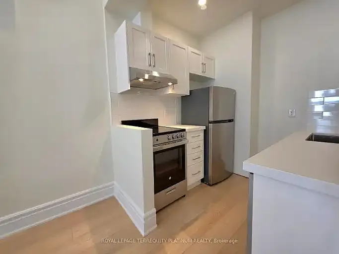 11 Beaconsfield Ave #2 — Photo 10