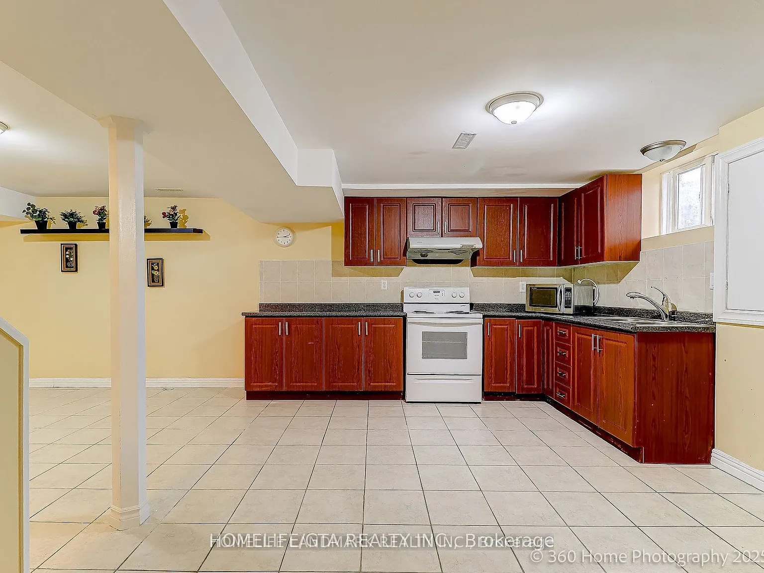 3 bed, $2,000 — Photo 3