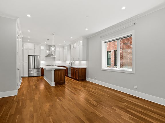 4th image of 4133 N Kenmore Ave #1S