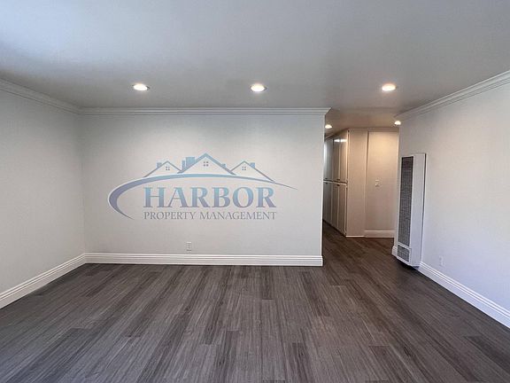 3rd image of 529 W 16th St #2