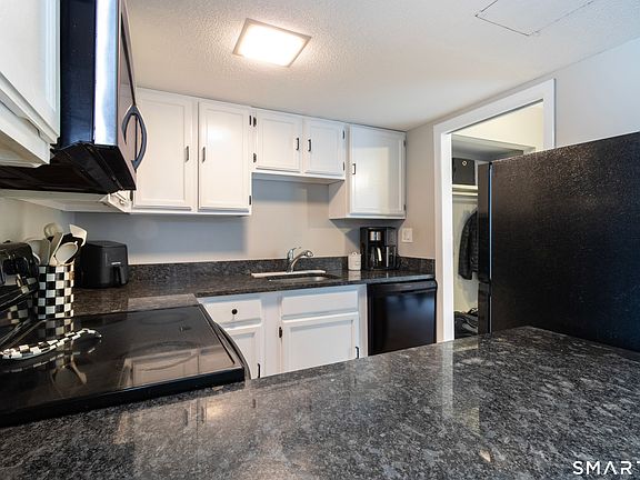 4th image of 16 Pine Orchard Road APT 27