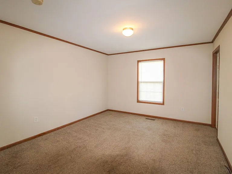 130 Meadows Ln — Photo 12