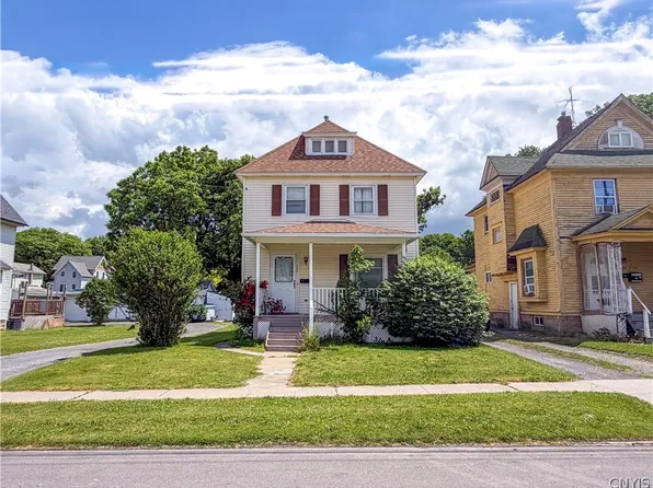 130 Park Pl, Auburn, NY 13021