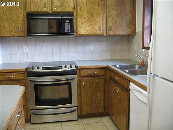2nd image of 13745 SW Ashbury Ln