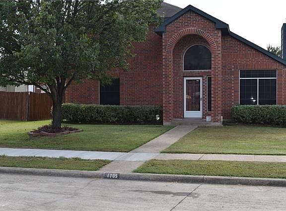 3rd image of 1705 Beau Ct
