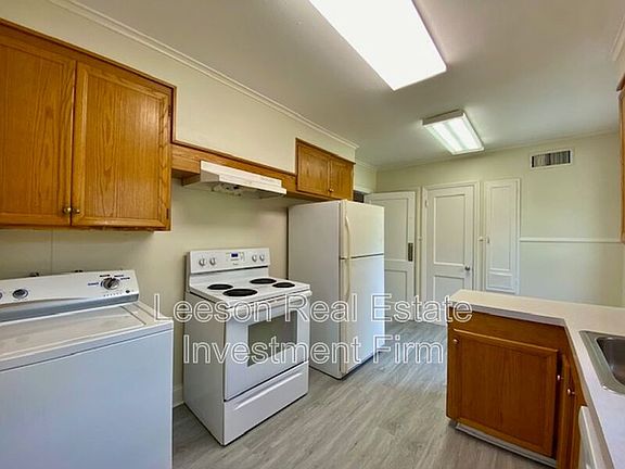5th image of 2717 Fairfield Ave