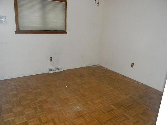 4th image of 17 Santin Cir