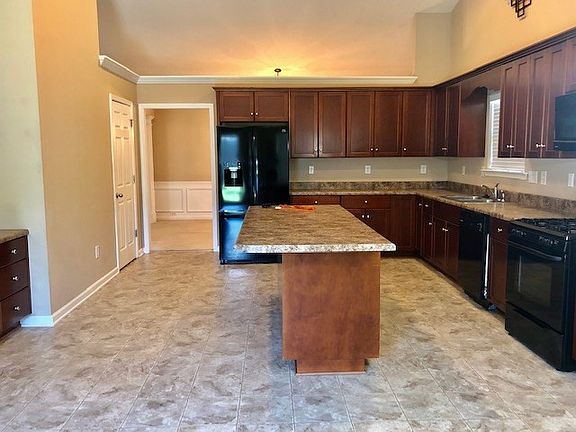 4th image of 6026 Great Glen Drive
