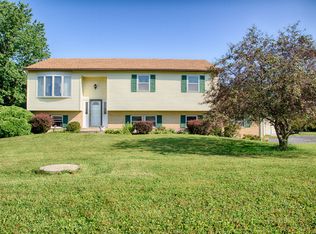 951 Copella Rd, Bath, PA 18014
