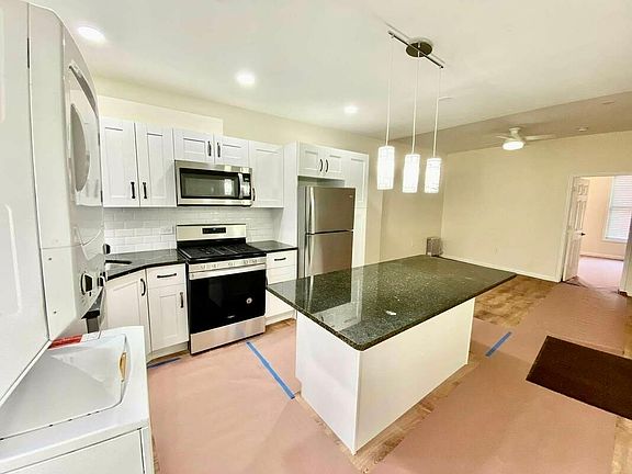 3rd image of 952 Atlantic Ave #2FZ