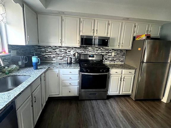 5th image of 209 Concord Court #209
