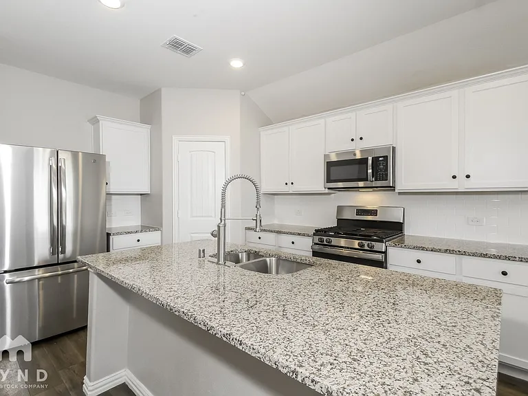 444 Buckeye Ave — Photo 5