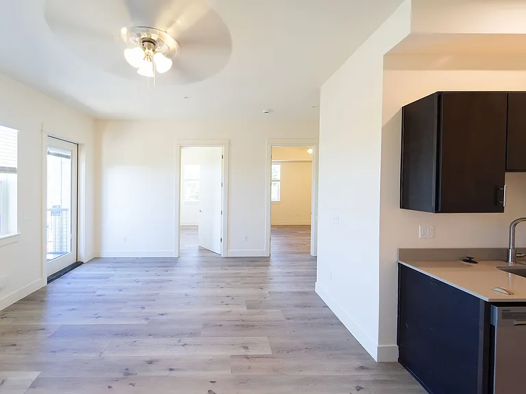 Capitol Hill Apartments — Photo 143