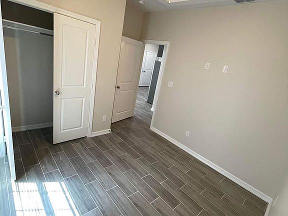 5th image of 912 W La Pointe Ave #2