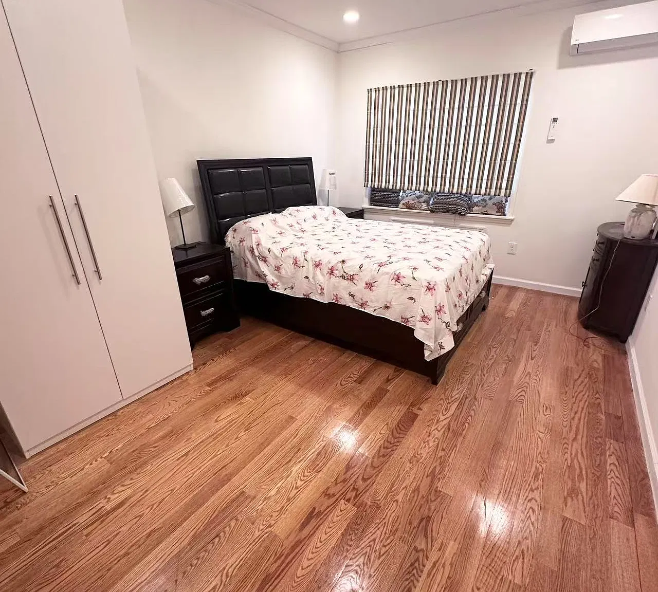 2 bed, 1000 sqft, $3,000 — Photo 3