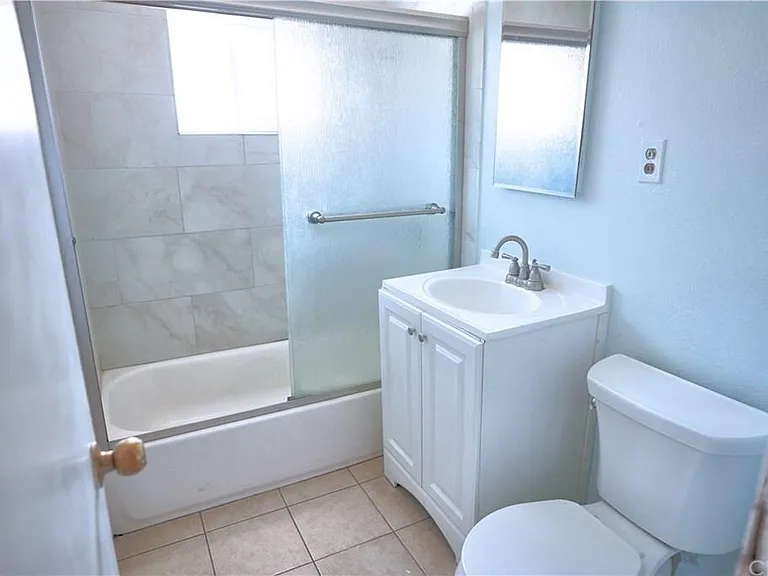 13746 Proctor Ave — Photo 3
