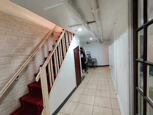 Rented by Signature Property Realty | media 16