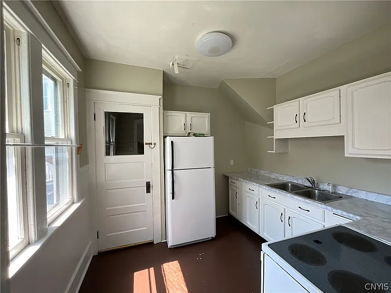 700 Nellis St E — Photo 28