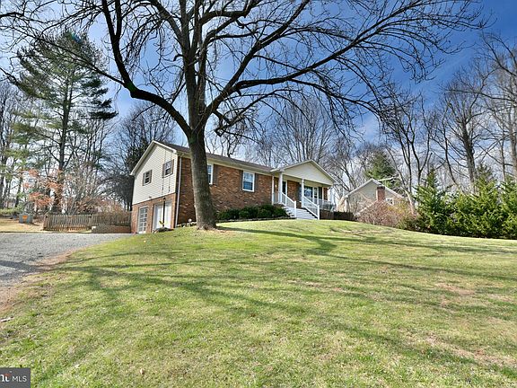 2nd image of 6756 Stonehurst Ct