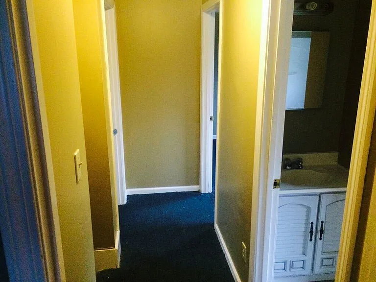 5 Surrey Ln — Photo 4
