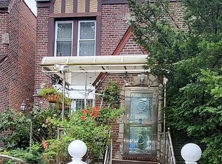 92-54 240th St, Jamaica, NY 11426
