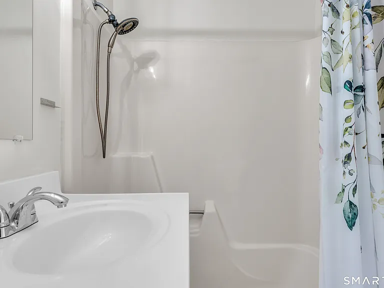 6 Russell St #6 — Photo 8