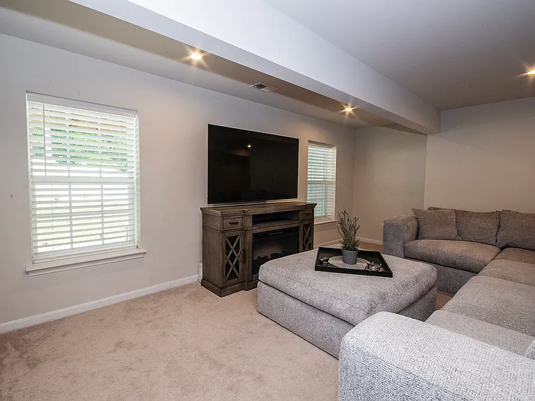225 Brafferton Blvd #BASEMENT — Photo 18