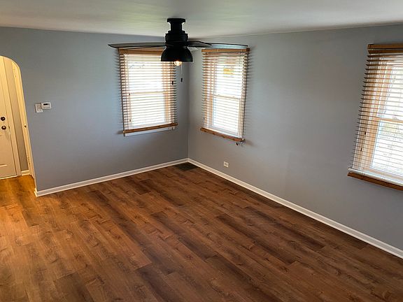 2nd image of 3154 W 114th Pl