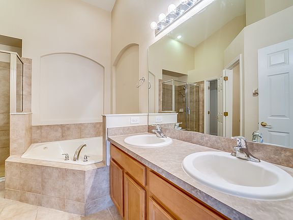 5th image of 1319 Willow Branch Dr