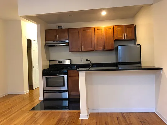 Rented by One New York Realty Inc | media 10