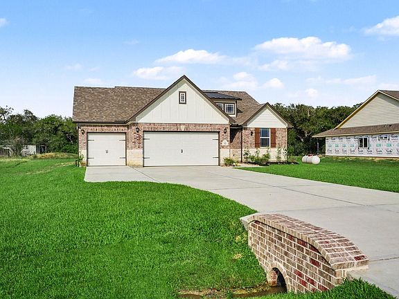 3rd image of 12 Cattle Dr