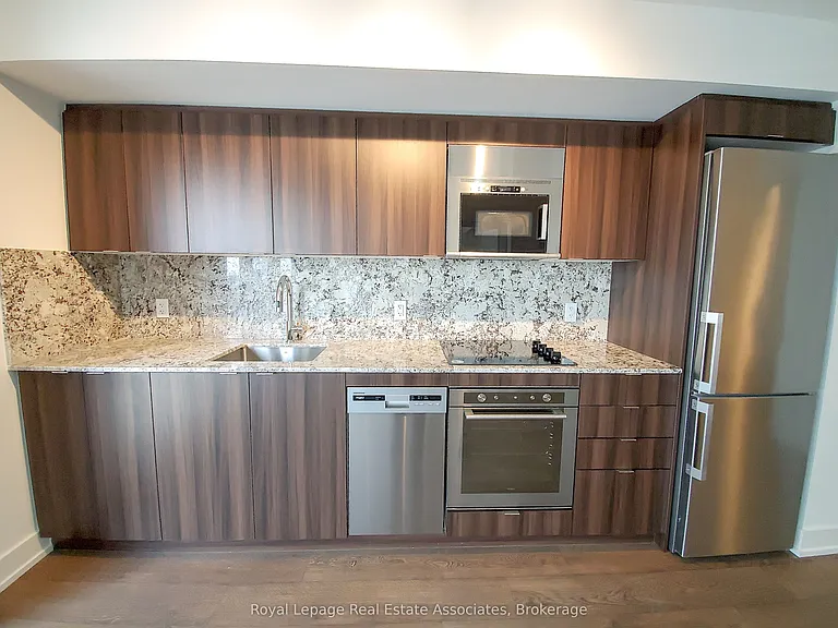 5 Mabelle Ave #1330 — Photo 2