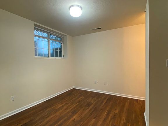 5th image of 1310 Rosemary Ln #101