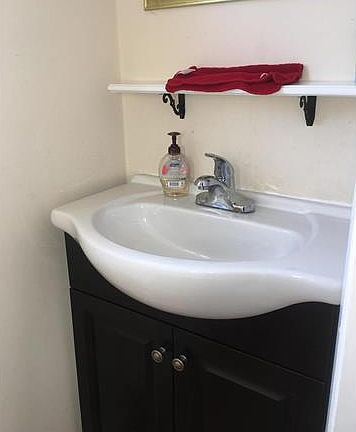 5th image of 3002 Hartley Ave