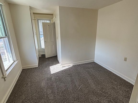 3rd image of 701 W 6th St APT 2