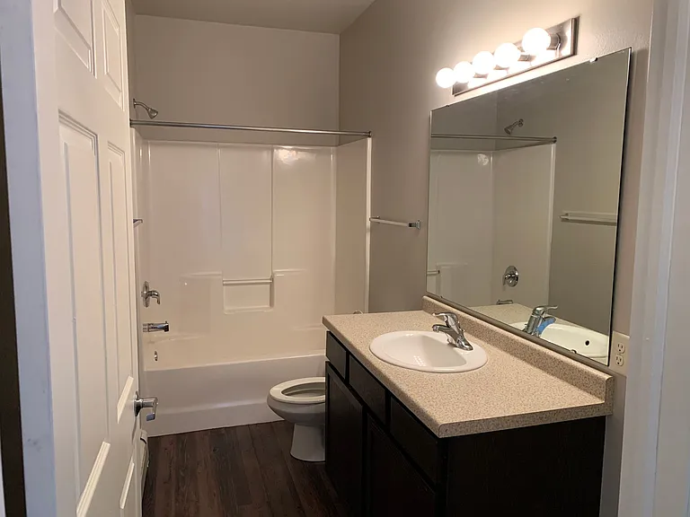 Crystal Creek Apartments — Photo 5
