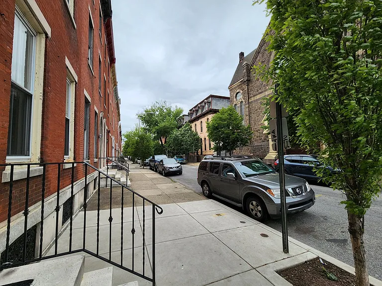 1902 Wallace St — Photo 50