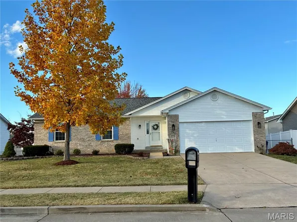 447 Briarwood Ln, Wentzville, MO 63385