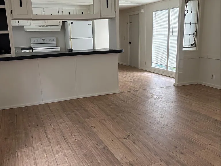 144 Lees Village Rd — Photo 2