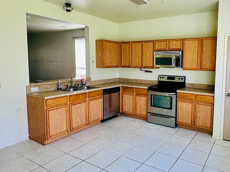 826 Greene Way — Photo 5