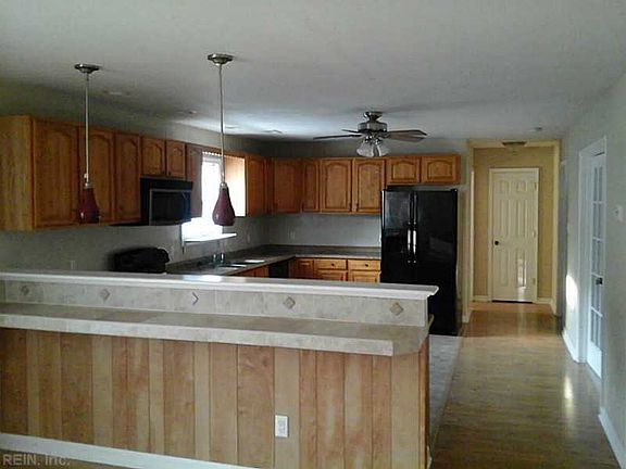 3rd image of 1145 Carver Ave
