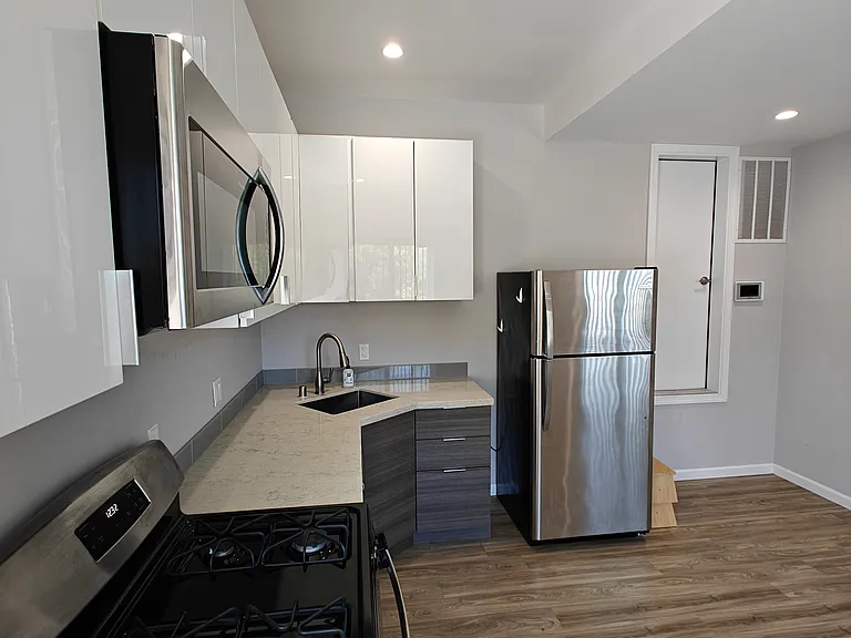 100 Terra Vista Ave #5 — Photo 3