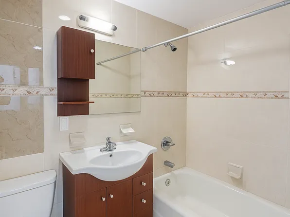 37-20 Prince Street image 5 of 6