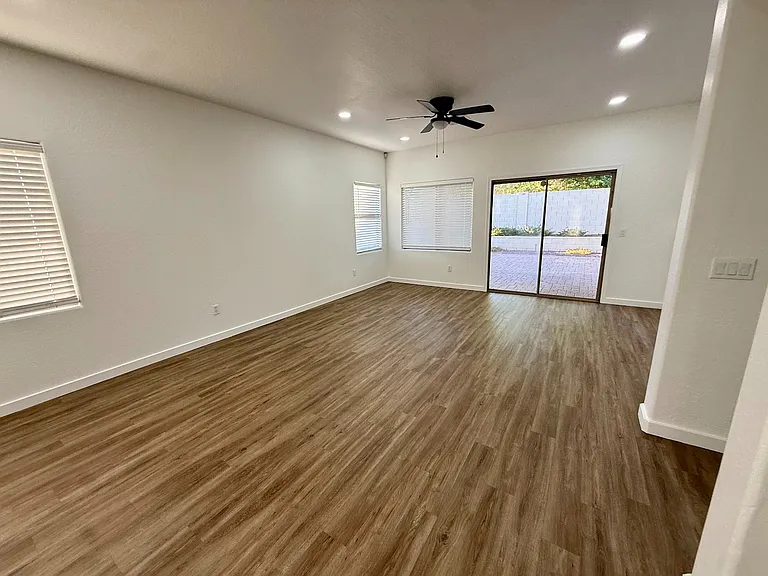 15238 W Custer Ln — Photo 14