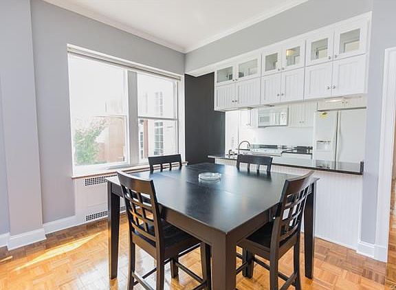 3rd image of 212 E Clay St #U2b