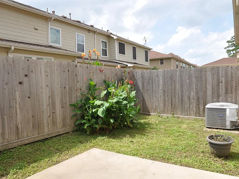 16025 Summerville Lake Dr — Photo 38