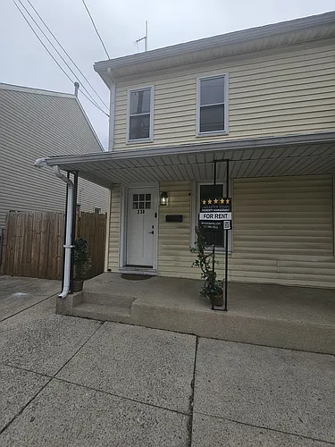 330 S 9th St Photo 1
