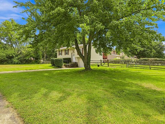 2nd image of 1277 Blue Ridge Way